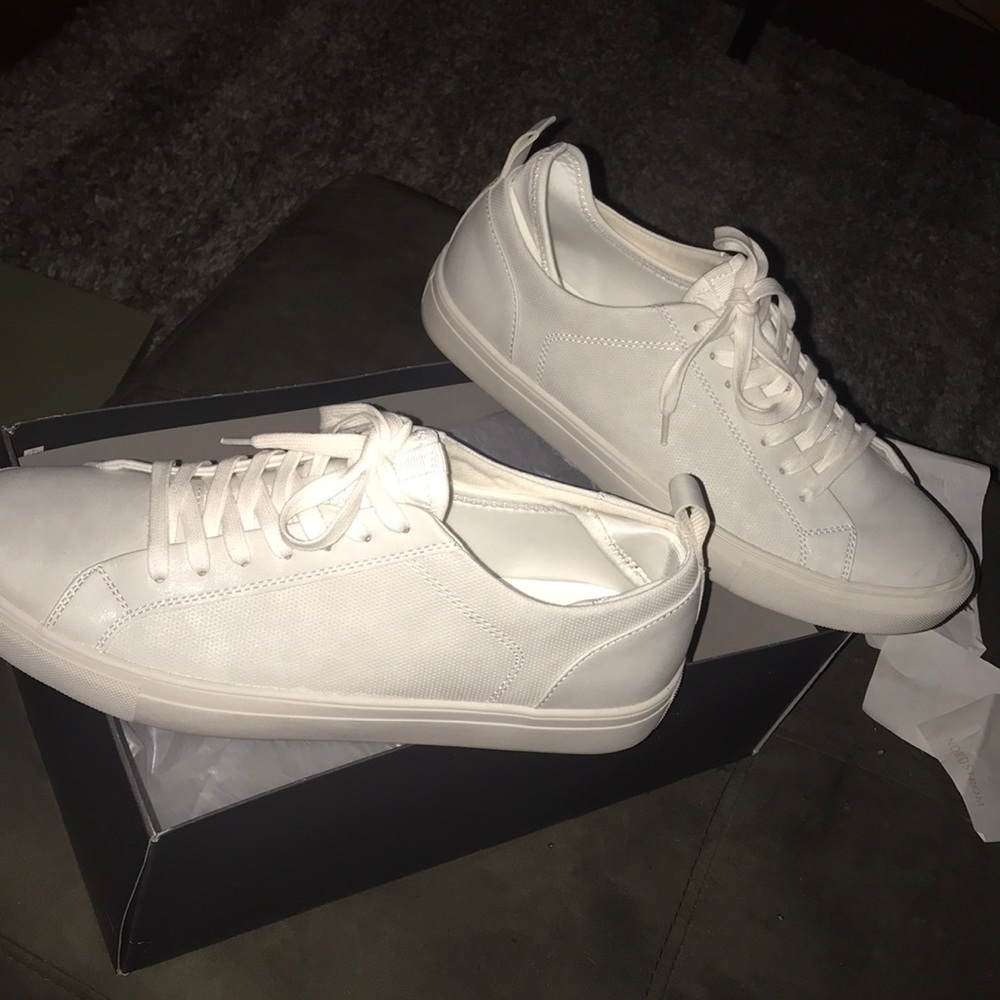 Goodfellow white pair of shoes